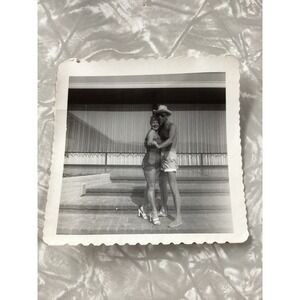 Vintage 1950s Snapshot Couple Poolside Swimwear Cowboy Hat Scalloped Edge Photo
